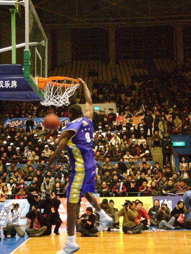 亚美尼亚教练：有能力和葡萄牙一较高下，爱尔兰给了我们鼓舞（亚美尼亚主帅：我们有实力与葡萄牙一战，爱尔兰之战振奋士气）