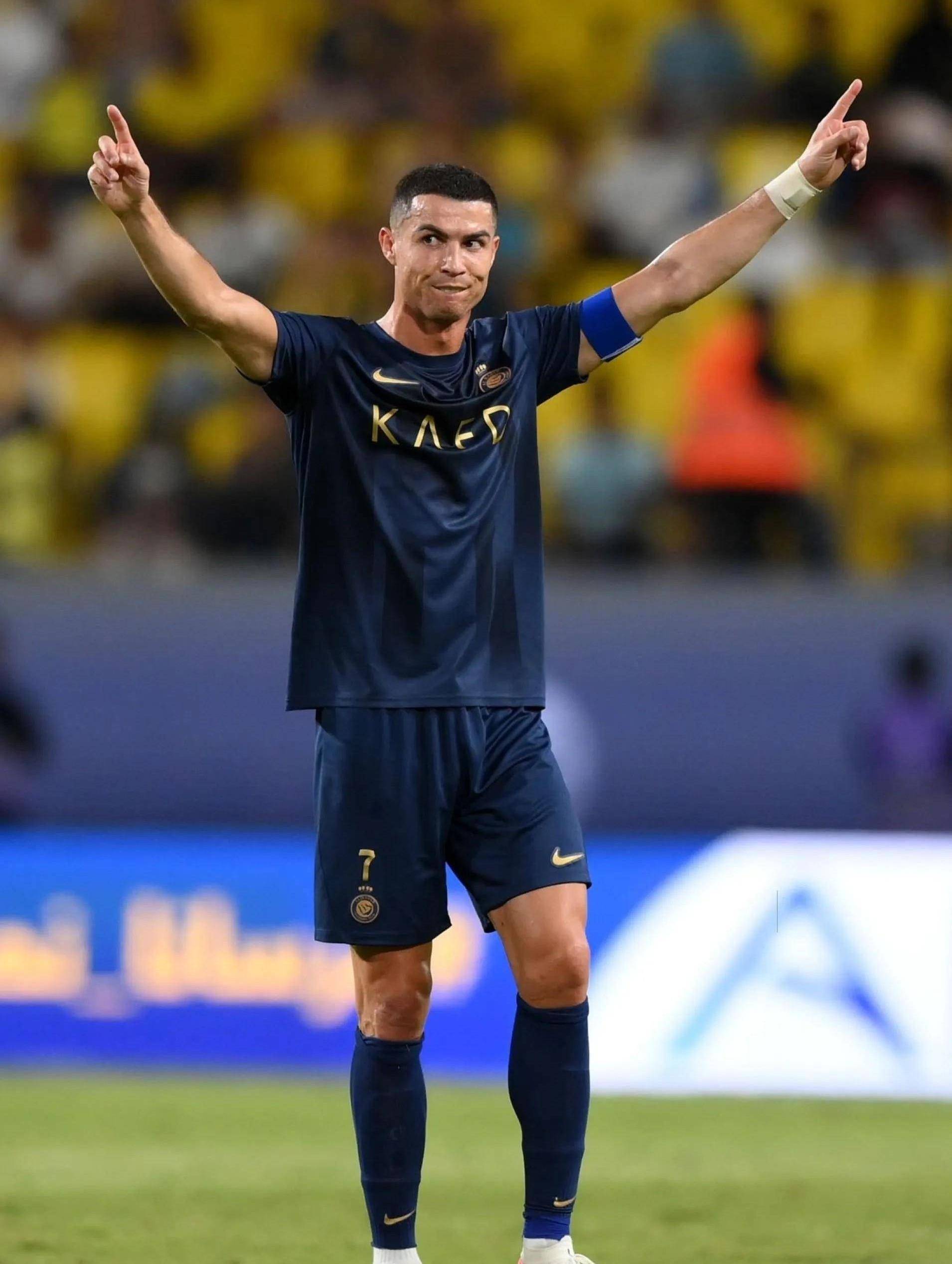 全市场：拉齐奥接近免签因西涅，年薪130万欧签约至明年6月（据全市场报道，拉齐奥接近以自由身签下因西涅，年薪130万欧，合同至明年6月）