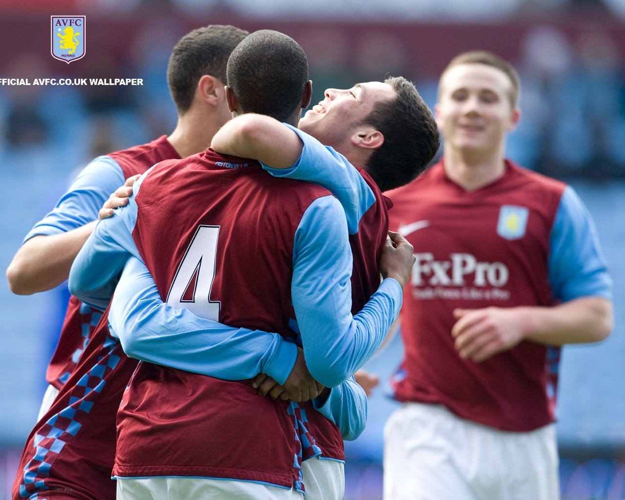 扎戈：托蒂睡觉打呼噜还说梦话；吐西蒙尼口水是因他故意挑衅（扎戈回忆往事：托蒂睡觉会打呼还说梦话；对西蒙尼吐口水因其故意挑衅）