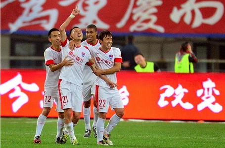 官方：除了被停赛一场之外，阿莱格里还被罚款1万欧元（官方通报：阿莱格里被禁赛一场并罚款1万欧元）