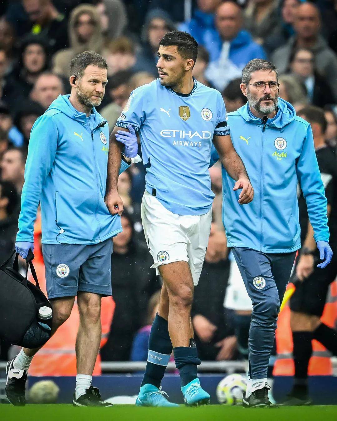 邮报：至少12家俱乐部想租梅努，但球员仍优先考虑那不勒斯（邮报：超12队有意租借梅努，球员首选仍是那不勒斯）