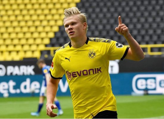 燃情冰雪说走就走第二季谁还在扛雪板？雪如意雪场免费寄存yyds啦！（燃情冰雪·说走就走第二季：雪如意雪场免费寄存上线，雪板不用扛！）