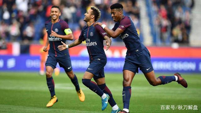 队友察觉萨拉赫情绪变化，对其公开泄愤采访不感震惊（队友早就注意到萨拉赫情绪波动，对他在采访中的公开泄愤并不意外）