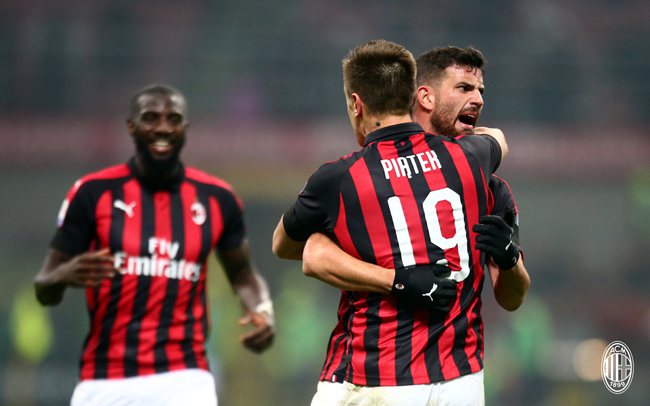 佩莱格里尼：塞维利亚落后时球迷往球场投掷杂物，这样不对（佩莱格里尼批评塞维利亚球迷：球队落后就向场内投掷杂物是不对的）