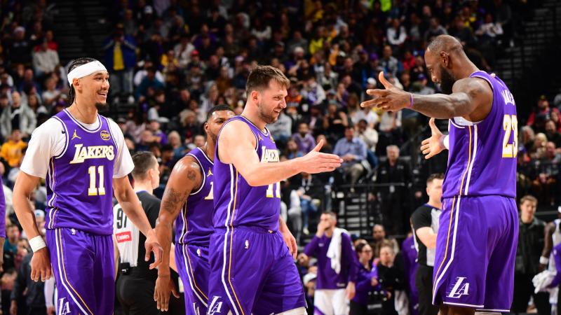 马卡：老佛爷不会让维尼修斯离队 不出意外很快宣布续约（马卡报：弗洛伦蒂诺不会放走维尼修斯，续约或将很快官宣）