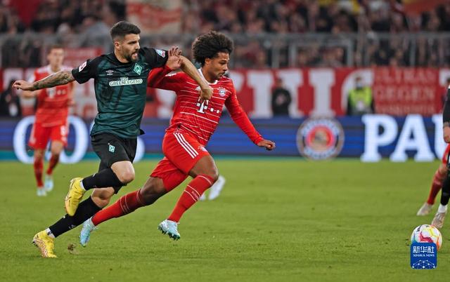 传记作者：莱万曾不满哈维的训练，他在波兰和拜仁都曾施压换帅（传记作者曝：莱万不满哈维训练，曾在波兰与拜仁施压促成换帅）