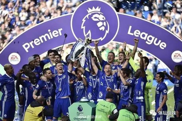 巴萨官方：美国服装品牌AMIRI成为俱乐部官方正装合作伙伴（巴萨官宣AMIRI成俱乐部官方正装合作伙伴）