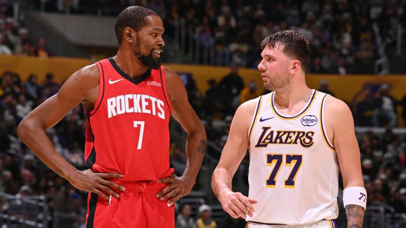 雄鹿官方：AJ·格林左肩挫伤，本场对阵76人不会回归（雄鹿官宣：AJ·格林左肩挫伤，今日战76人缺席剩余比赛）